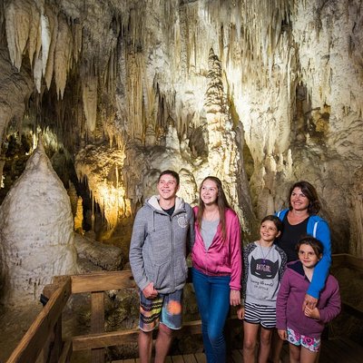 1-Hour Guided Tour of Aranui Cave Waitomo